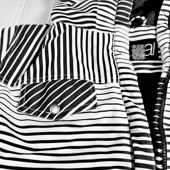 VTG Zonal Hooded Snowboard Jacket M Geo Stripe Waterproof Streetwear Techwear - Picture 6 of 10